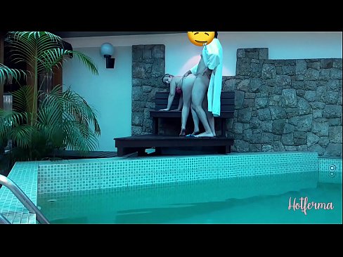 ❤️ Bulla ancillam ad piscinam invitat, sed fervido resistere non potuit Anal video at la.pornpics-de.ru